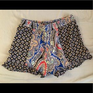 Patterned Flowy Short